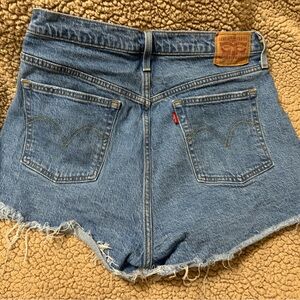 Levi’s denim shorts size 34
